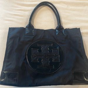 Authentic Tory Burch tote. Used and slight signs of wear. Great bag!!!